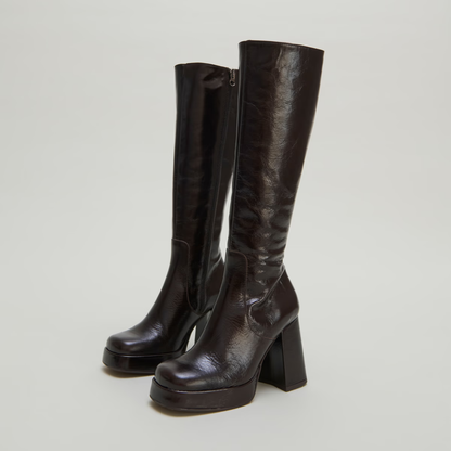 Bottes à talons et bouts carrés